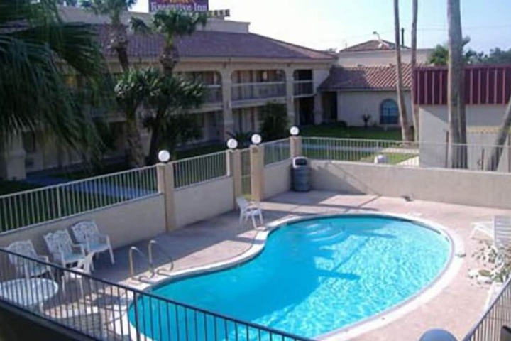 Pool 3 of 21