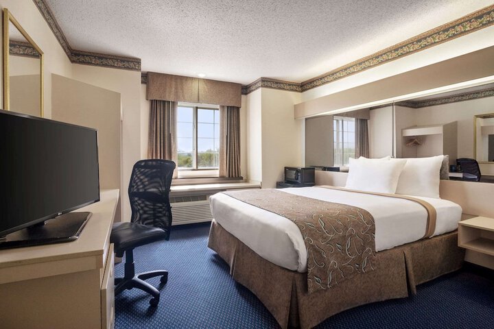 Room 9 of 20