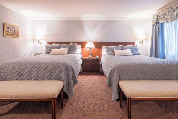 Red Coach Inn