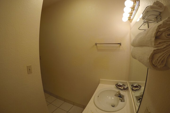 Room 14 of 38