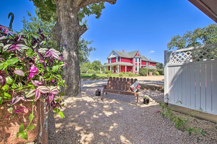 Cozy Ironton Cabin w / Shared Pool & Private Patio!