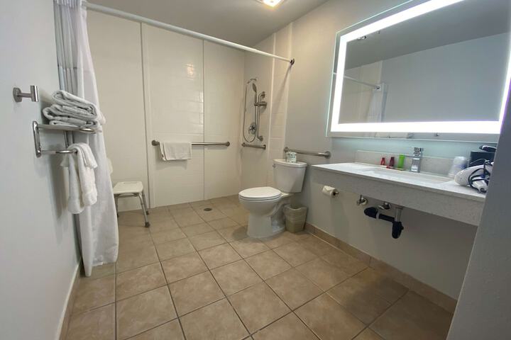 Room 10 of 20