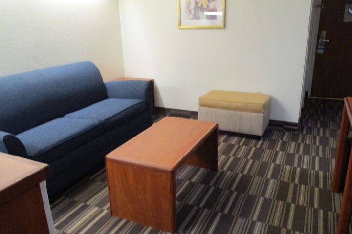 Room 25 of 51