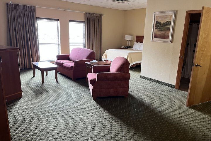 Days Inn & Suites by Wyndham Sutton Flatwoods