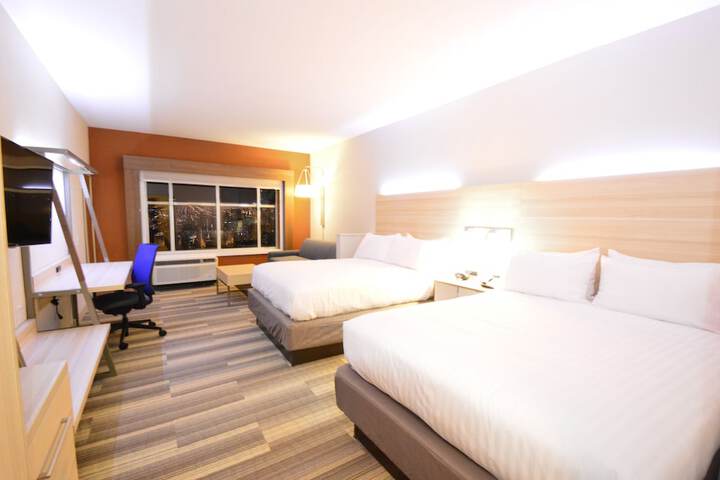 Holiday Inn Express & Suites Toledo South - Perrysburg by IHG