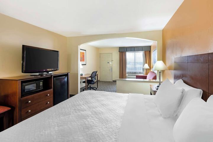 Room 13 of 27
