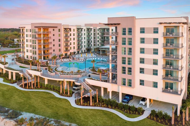 Hotel 10 of 59