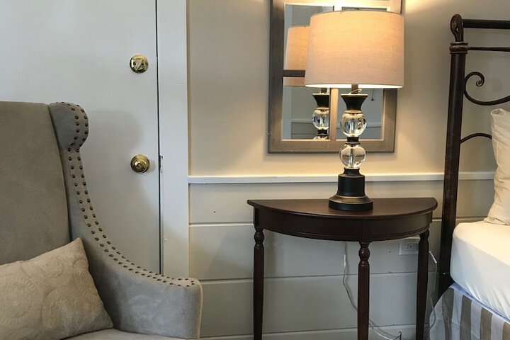 Room 61 of 106