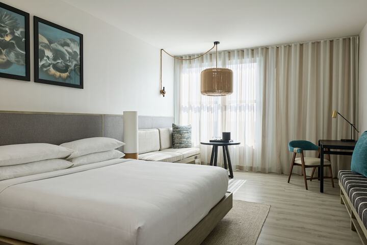 Room 18 of 101