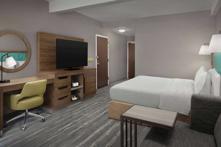 Room 13 of 35