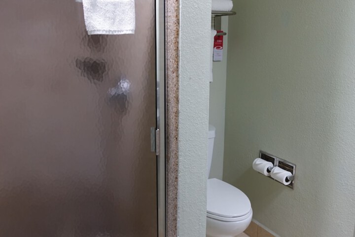 Room 6 of 31