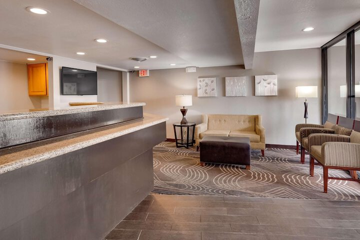 Hotel Interior 10 of 37
