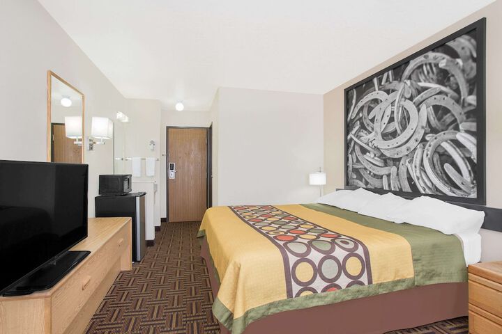 Room 10 of 19