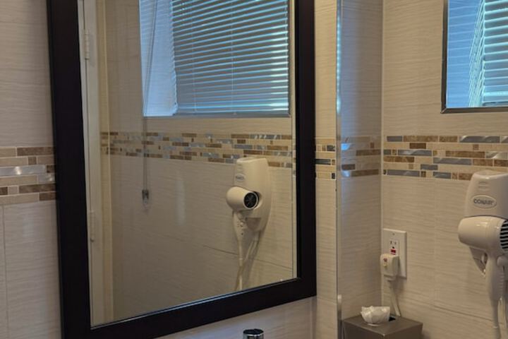 Room 14 of 48