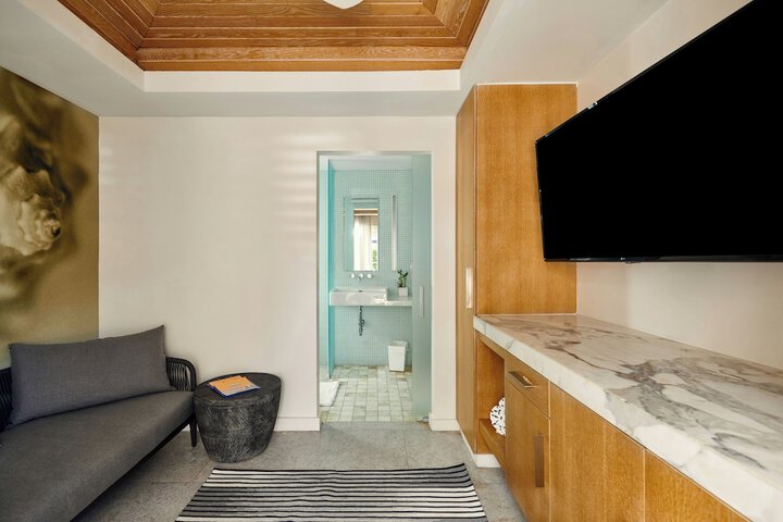 Loews Miami Beach Hotel – South Beach