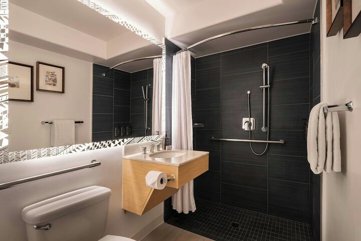Room 20 of 107