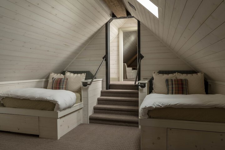 Room 21 of 83