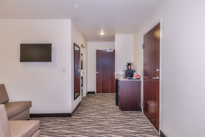 Cobblestone Hotel & Suites - Rhinelander