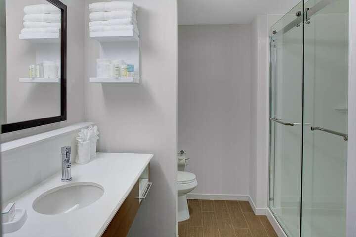 Hampton Inn and Suites Manchester