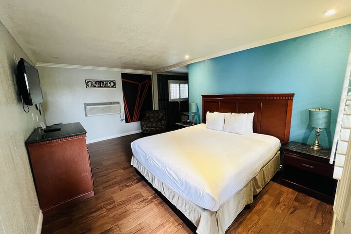 Room 43 of 62