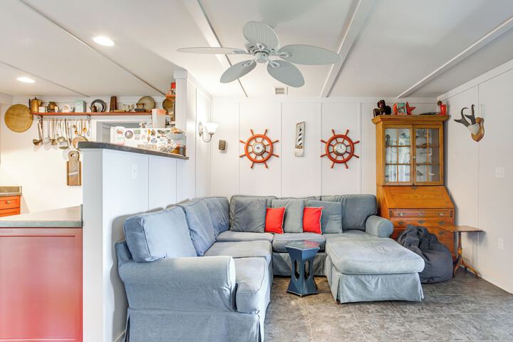 Waterfront Maryland Retreat w / Dock & Bay View!