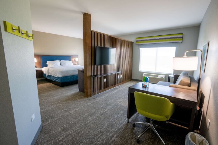 Room 25 of 43