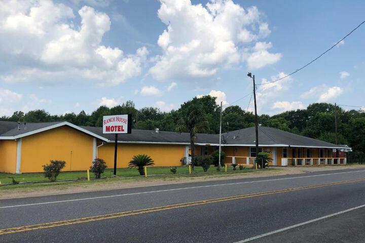 Ranch House Motel