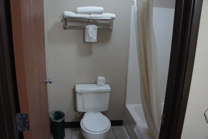 Room 34 of 63
