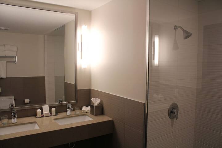Room 21 of 36