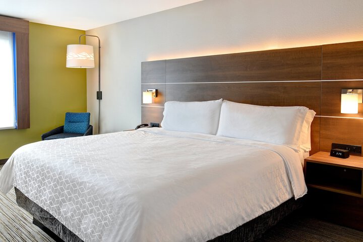 Holiday Inn Express & Suites Ottawa by IHG