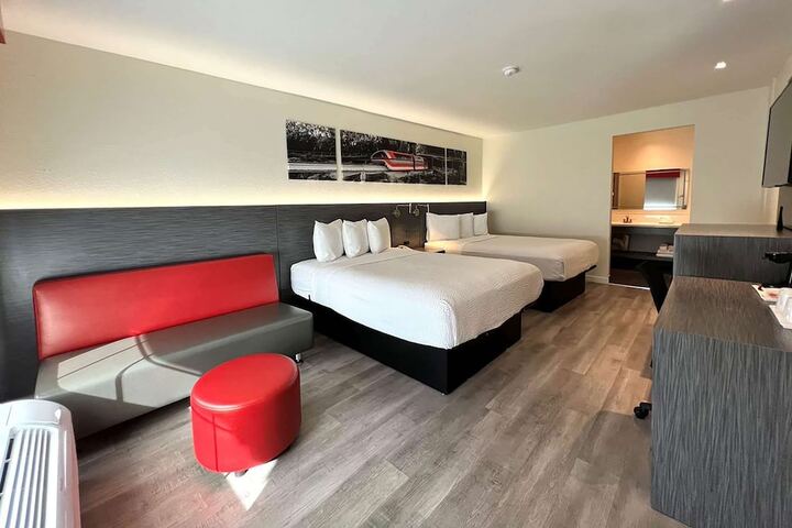 Room 53 of 85