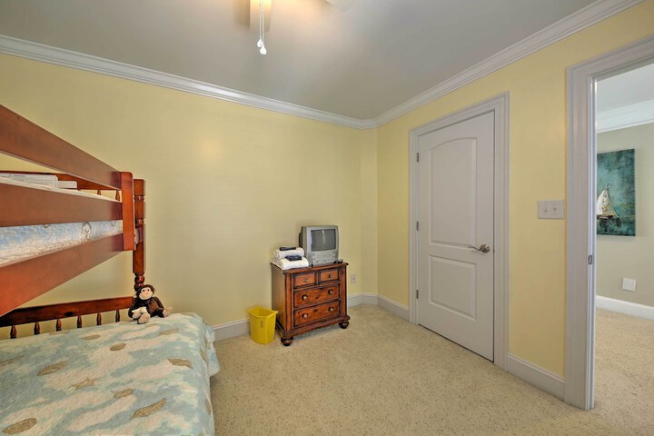 Manteo Waterfront Resort Home w / 30-ft Dock!