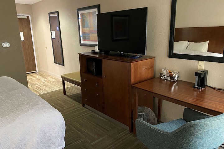 Room 9 of 20