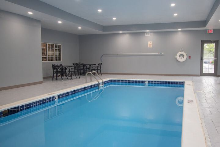Pool 10 of 41