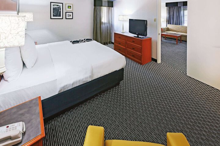 Room 65 of 102