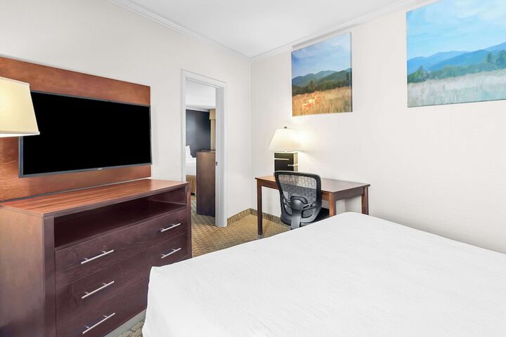 Room 15 of 26