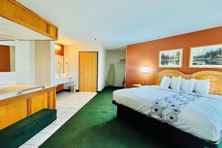 Room 52 of 64