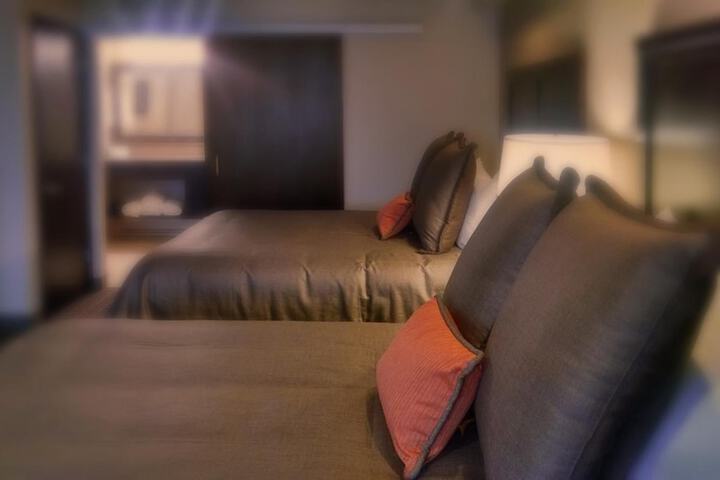 Room 27 of 40