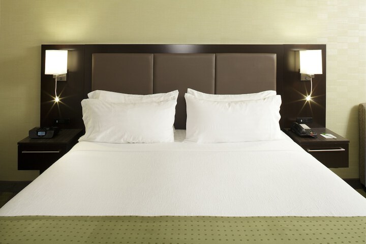 Room 15 of 26