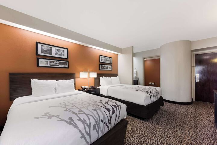Room 18 of 48