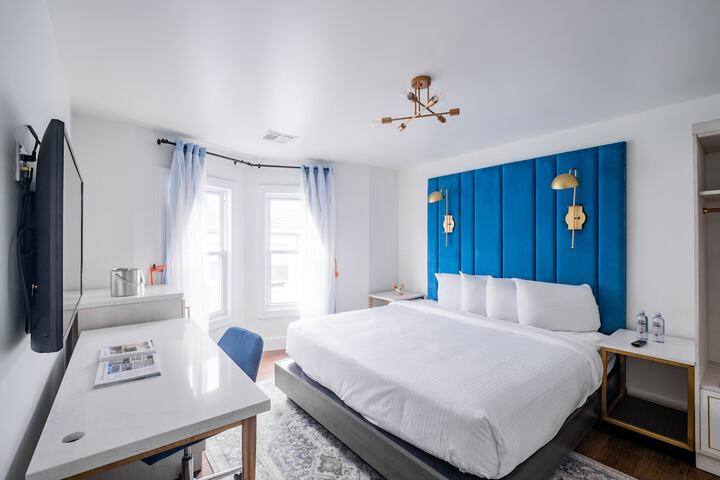 Room 16 of 72