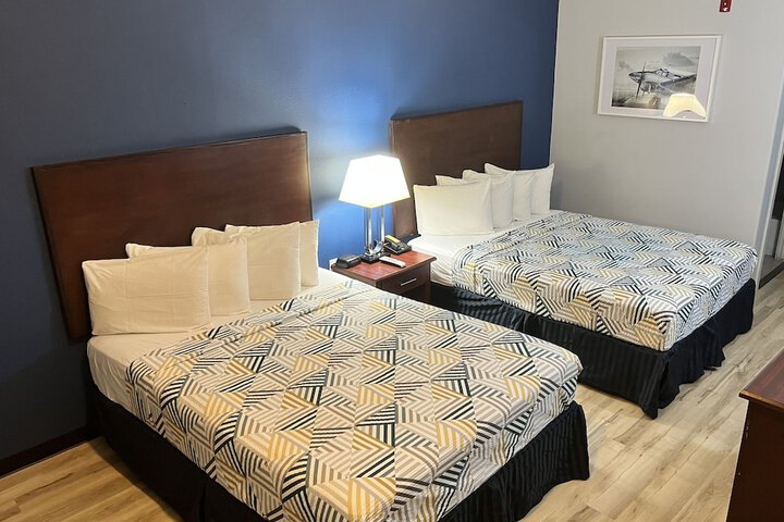 Room 12 of 25
