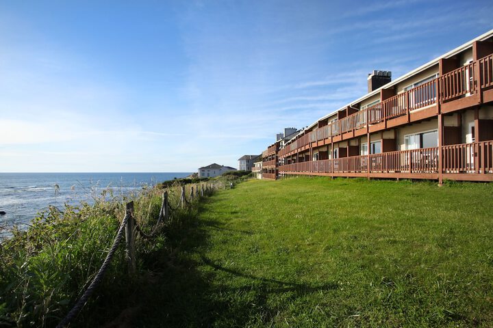 Clarion Inn Surfrider Resort