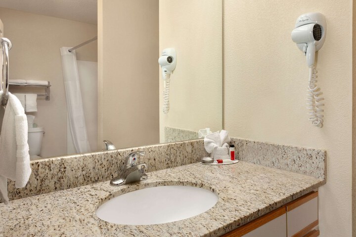 Room 14 of 56