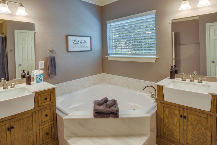 Clayton Resort Getaway w / Pool Access Pickleball!