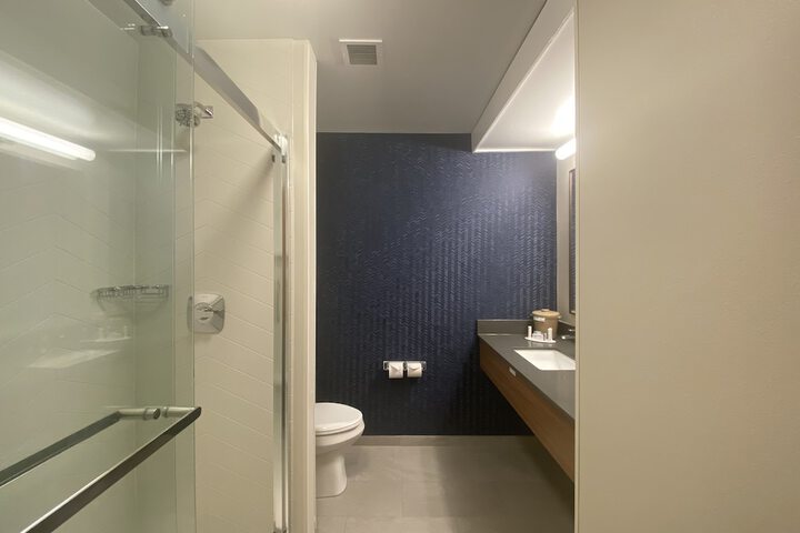 Room 16 of 32