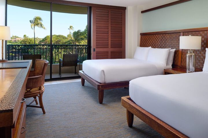 Royal Lahaina Resort & Bungalows