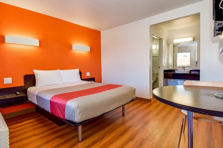 Room 22 of 40