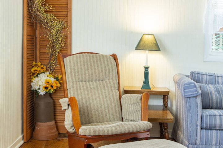 The Chimney Rock Inn & Cottages