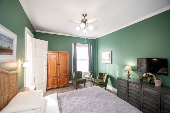 Room 21 of 84